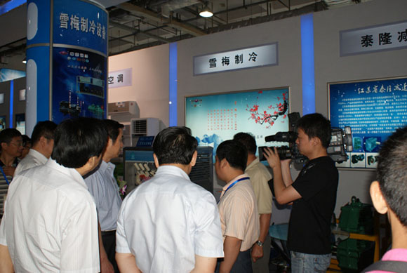 史省長親臨展位 雪梅品牌增光輝-公司參加“江蘇產(chǎn)品萬里行”長沙站活動報道 史省長親臨展位 雪梅品牌增光輝-公司參加“江蘇產(chǎn)品萬里行”長沙站活動報道